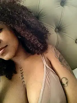 Snapshot of kdfoxxx chatting on 09/26/25, 07:07 kdfoxxx online show from 09/26/25, 07:07