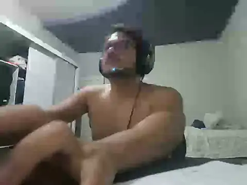 Snapshot of Miguelion2308 chatting on 12/03/25, 03:25 Miguelion2308 online show from 12/03/25, 03:25