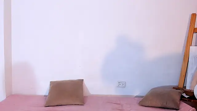 Snapshot of Lia_Rousse0 chatting on 10/01/25, 07:09 Lia Rousse0 online show from 10/01/25, 07:09