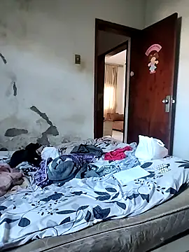 Snapshot of Vydinha chatting on 09/13/25, 07:24 Vydinha online show from 09/13/25, 07:24