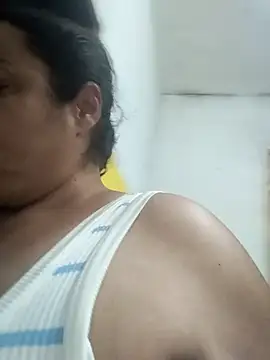 Snapshot of Vydinha chatting on 09/18/25, 11:29 Vydinha online show from 09/18/25, 11:29