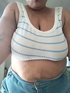 Snapshot of Vydinha chatting on 09/21/25, 03:02 Vydinha online show from 09/21/25, 03:02