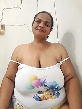 Snapshot of Vydinha chatting on 10/27/25, 08:18 Vydinha online show from 10/27/25, 08:18