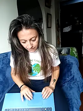 Snapshot of -AngelNova- chatting on 03/27/26, 09:47 -AngelNova- online show from 03/27/26, 09:47