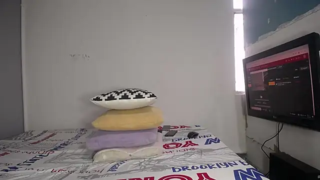 Snapshot of katalellanaugthy chatting on 03/12/26, 09:54 katalellanaugthy online show from 03/12/26, 09:54