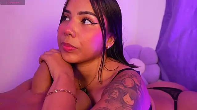 Snapshot of sarah_babee_ chatting on 05/15/26, 12:39 sarah babee online show from 05/15/26, 12:39