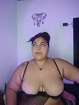 Snapshot of kendra_lil_evill chatting on 05/17/26, 10:44 kendra lil evill online show from 05/17/26, 10:44
