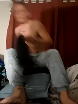 Snapshot of macmaddy8989 chatting on 11/30/25, 08:57 macmaddy8989 online show from 11/30/25, 08:57