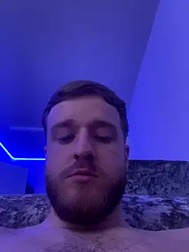 Snapshot of Girthyone20 chatting on 09/10/25, 01:00 Girthyone20 online show from 09/10/25, 01:00