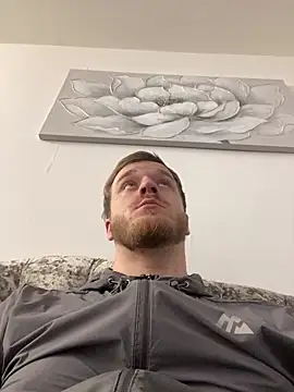 Snapshot of Girthyone20 chatting on 10/20/25, 06:58 Girthyone20 online show from 10/20/25, 06:58