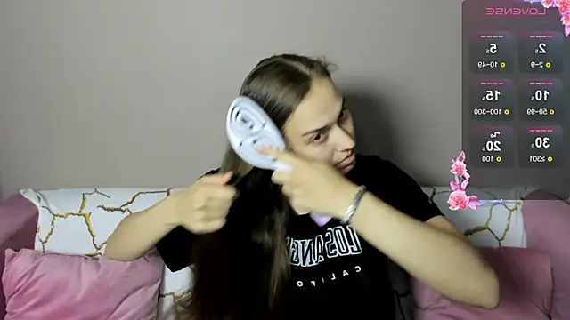 Alisa  Kelly online show from 09/12/25, 12:55