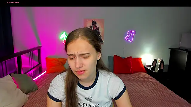 Alisa  Kelly online show from 10/05/25, 12:42