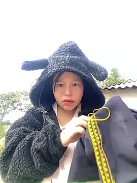 Snapshot of O_o_UwU_o_O chatting on 11/16/25, 02:28 O o UwU o O online show from 11/16/25, 02:28