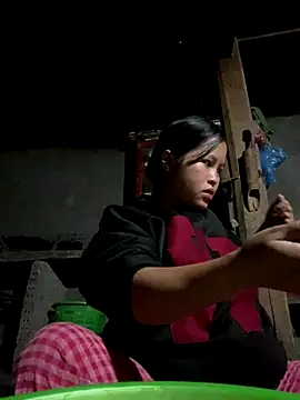 Snapshot of O_o_UwU_o_O chatting on 11/18/25, 01:44 O o UwU o O online show from 11/18/25, 01:44