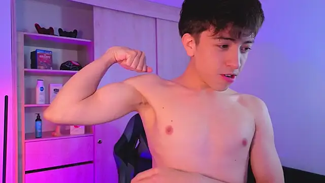 Snapshot of onlinenico chatting on 09/17/25, 08:10 onlinenico online show from 09/17/25, 08:10