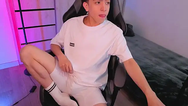 Snapshot of onlinenico chatting on 09/23/25, 07:06 onlinenico online show from 09/23/25, 07:06