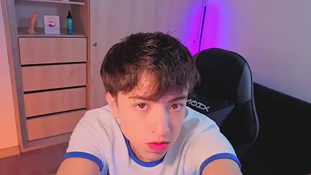 Snapshot of onlinenico chatting on 10/09/25, 08:07 onlinenico online show from 10/09/25, 08:07