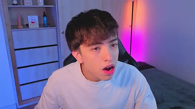 Snapshot of onlinenico chatting on 10/11/25, 08:07 onlinenico online show from 10/11/25, 08:07