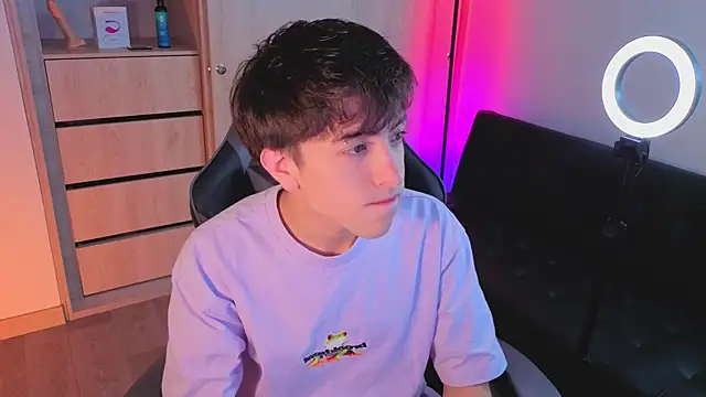 Snapshot of onlinenico chatting on 10/15/25, 08:09 onlinenico online show from 10/15/25, 08:09