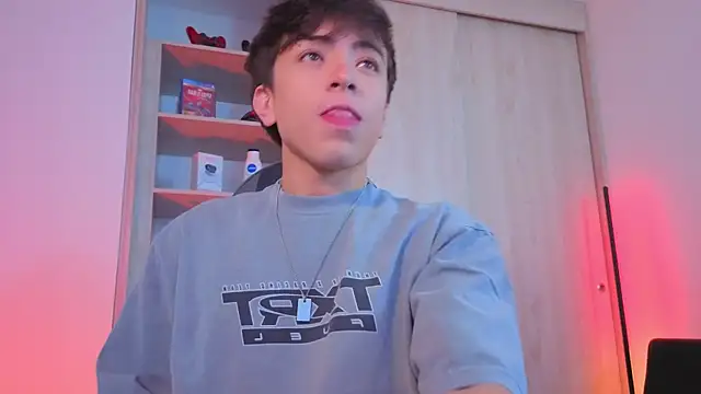 Snapshot of onlinenico chatting on 10/18/25, 08:09 onlinenico online show from 10/18/25, 08:09