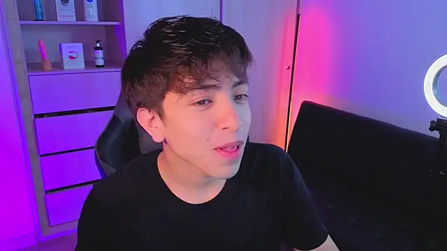 Snapshot of onlinenico chatting on 10/20/25, 08:09 onlinenico online show from 10/20/25, 08:09