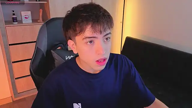 Snapshot of onlinenico chatting on 10/27/25, 08:02 onlinenico online show from 10/27/25, 08:02