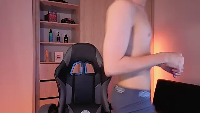 Snapshot of onlinenico chatting on 11/10/25, 11:04 onlinenico online show from 11/10/25, 11:04