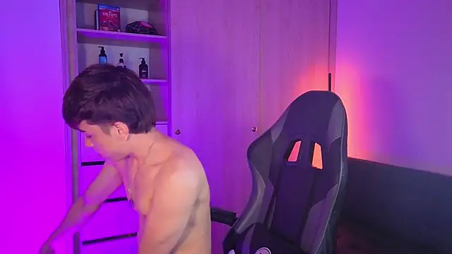 Snapshot of onlinenico chatting on 11/12/25, 11:03 onlinenico online show from 11/12/25, 11:03