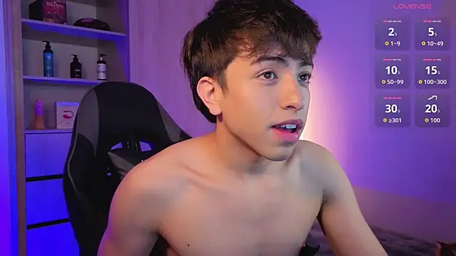 Snapshot of onlinenico chatting on 11/20/25, 08:08 onlinenico online show from 11/20/25, 08:08