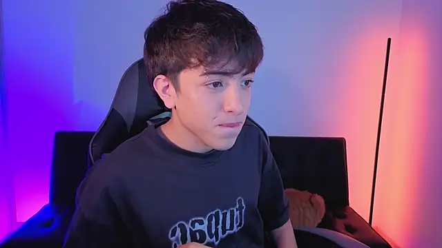 Snapshot of onlinenico chatting on 11/25/25, 08:09 onlinenico online show from 11/25/25, 08:09