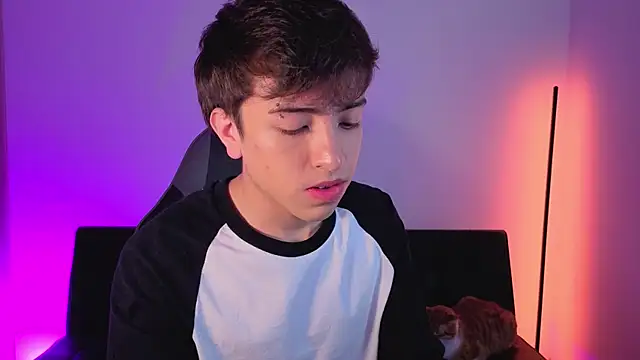 Snapshot of onlinenico chatting on 11/26/25, 08:10 onlinenico online show from 11/26/25, 08:10