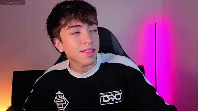 Snapshot of onlinenico chatting on 12/01/25, 08:03 onlinenico online show from 12/01/25, 08:03