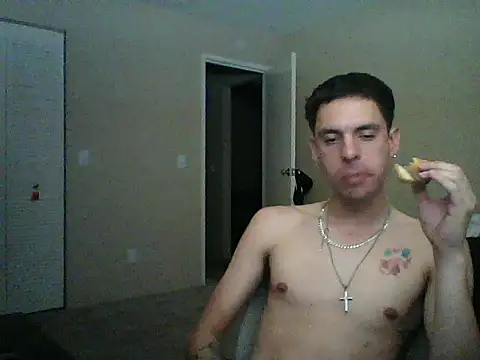 Snapshot of latinosatiro94 chatting on 09/11/25, 08:25 latinosatiro94 online show from 09/11/25, 08:25