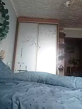 GlamMilena online show from 10/15/25, 12:16