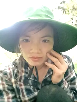 ngan-cute online show from 09/10/25, 10:48