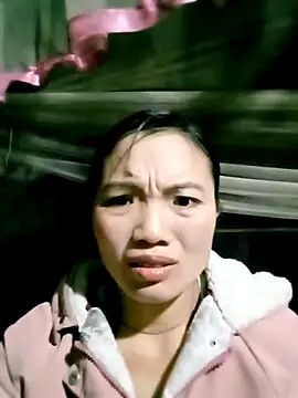 Snapshot of ngan-cute chatting on 12/20/25, 01:02 ngan-cute online show from 12/20/25, 01:02