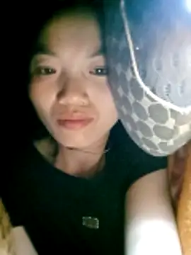 Snapshot of ngan-cute chatting on 12/20/25, 06:04 ngan-cute online show from 12/20/25, 06:04