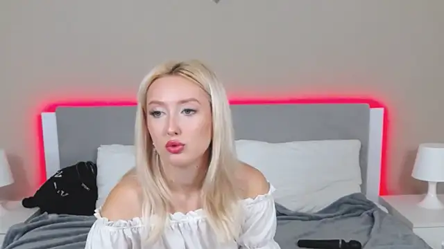 Snapshot of MarianeSun chatting on 09/09/25, 04:12 MarianeSun online show from 09/09/25, 04:12