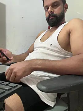 Snapshot of Vineeth3906 chatting on 03/24/26, 12:43 Vineeth3906 online show from 03/24/26, 12:43