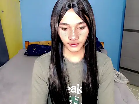 Petite HugeCock online show from 07/01/26, 09:44