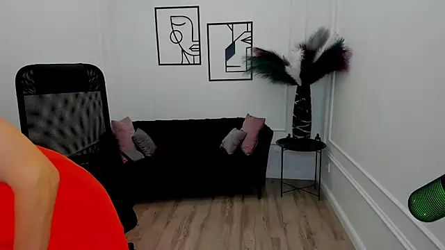 NikaStraitlive online show from 10/01/25, 07:42