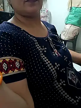 Snapshot of angel_ridhi chatting on 06/01/26, 04:20 angel ridhi online show from 06/01/26, 04:20