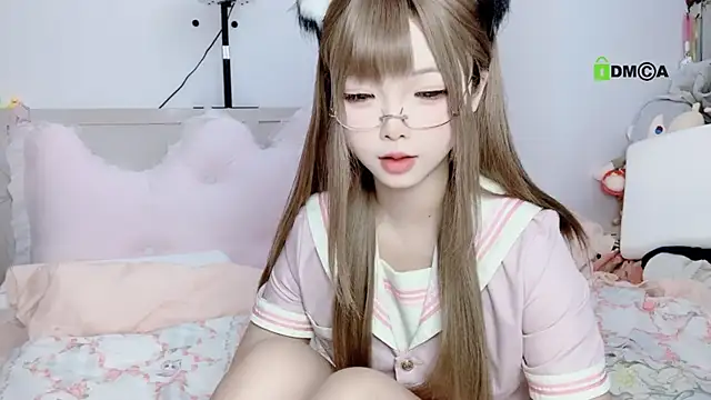 liuruyuan888 online show from 09/17/25, 05:03