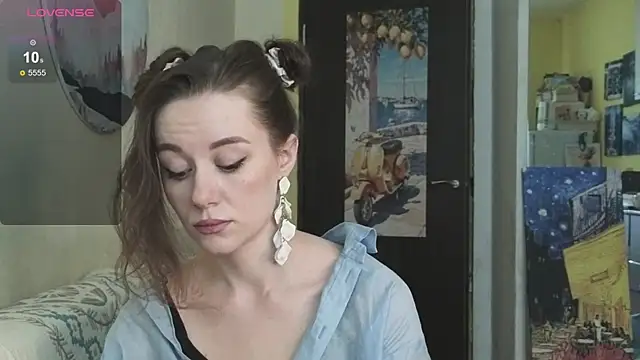 Snapshot of SkyHelen chatting on 04/15/26, 06:53 SkyHelen online show from 04/15/26, 06:53