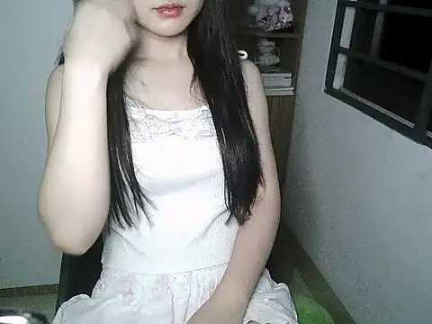 Snapshot of Annabelle-e chatting on 09/18/25, 06:54 Annabelle-e online show from 09/18/25, 06:54