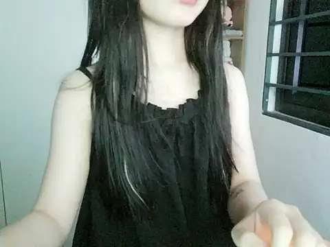 Snapshot of Annabelle-e chatting on 10/18/25, 06:30 Annabelle-e online show from 10/18/25, 06:30