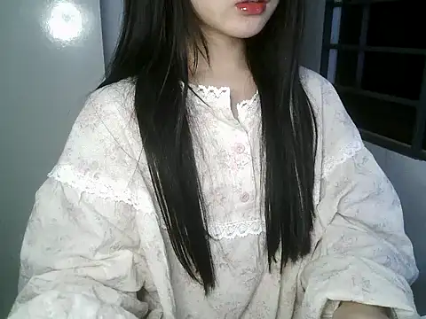 Snapshot of Annabelle-e chatting on 12/14/25, 07:51 Annabelle-e online show from 12/14/25, 07:51