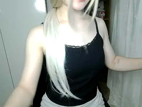 Snapshot of Annabelle-e chatting on 02/28/26, 04:19 Annabelle-e online show from 02/28/26, 04:19