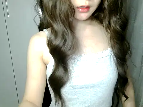 Snapshot of Annabelle-e chatting on 06/01/26, 05:25 Annabelle-e online show from 06/01/26, 05:25
