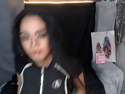 Snapshot of SerenityFoxx chatting on 11/06/25, 07:37 SerenityFoxx online show from 11/06/25, 07:37